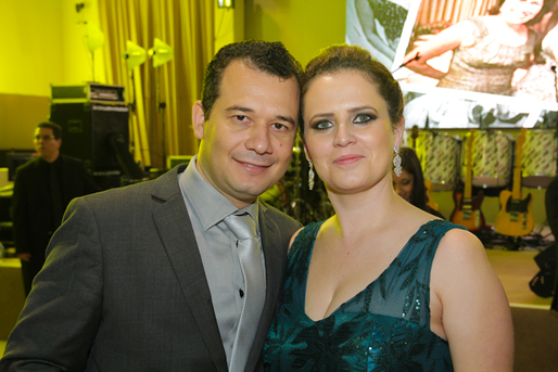 Junior e Vivian Queiroz