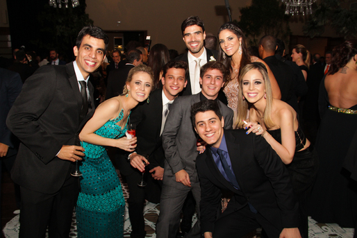 Henrique, Lucas, Aline, Eduardo, Isabela, Fernando, Polly e Sepulvedax