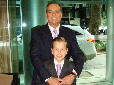 Tal pai, tal filho. Os elegantes Luiz Salles Filho e Gianluca Moreschi Salles.