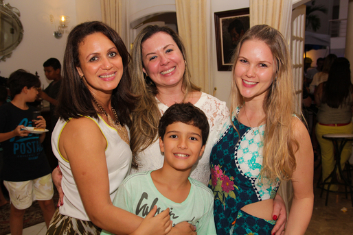 Elaine, Rozzanne Alves e Cris Cagliari