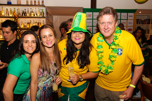 Renata Gordilho, Thais Gordilho, Mayra Freitas e Douglas Adair