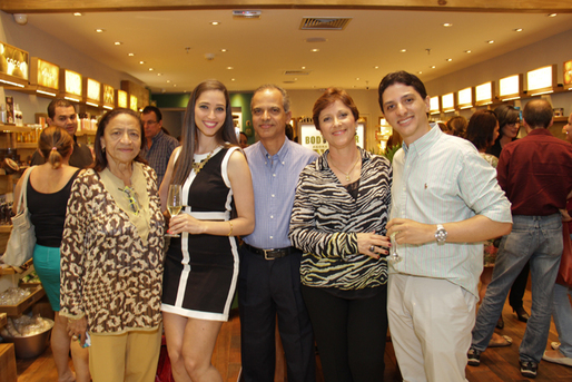 Licia Fabio, Louise, Silvio Roberto, Nelia e Rogerio Gomes