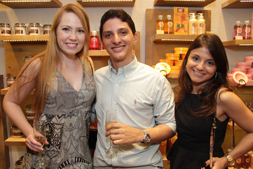 Larissa Oliveira, Rogerio Gomes e Fabiana Lirio