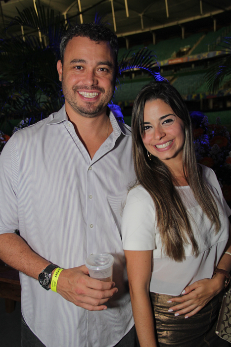 Almiro Melo e Carol Soares