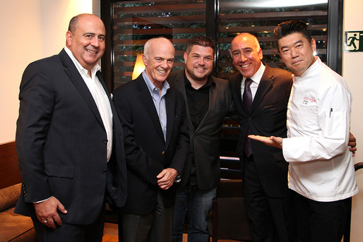 Glen Valente, Peter Rodenbeck, Sergio Cricci, Marcelo Fernandes e chef Tsuyoshi Murakami