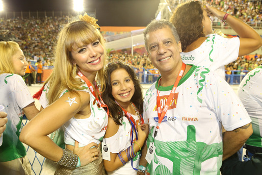 Simone Soares, Luana e Mario Meirelles