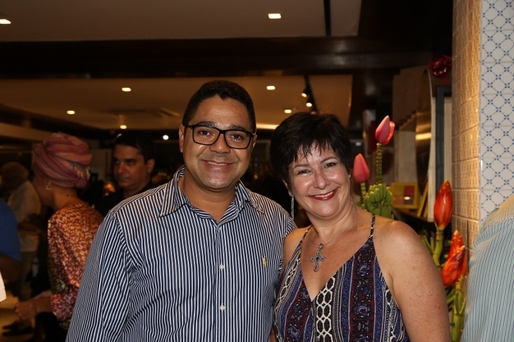 Elivan Assunção e Paula Gaya