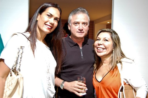 Eduardo e Nadja Valente com Juju Luz