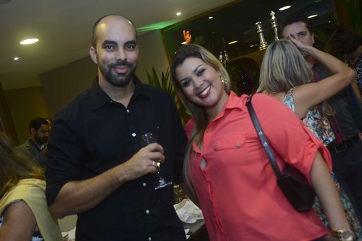 Robson Barreto e Thayane Salgado