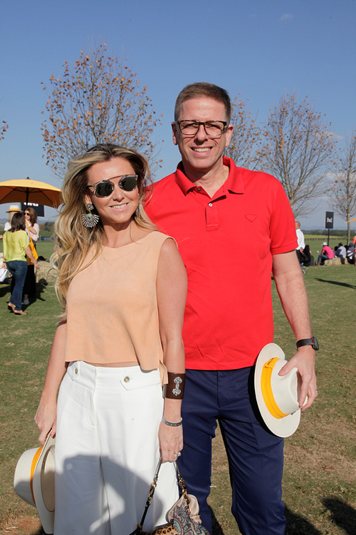 Gabriela Moreno Sanches (diretora Veuve Clicquot) e Marcelo Noschese