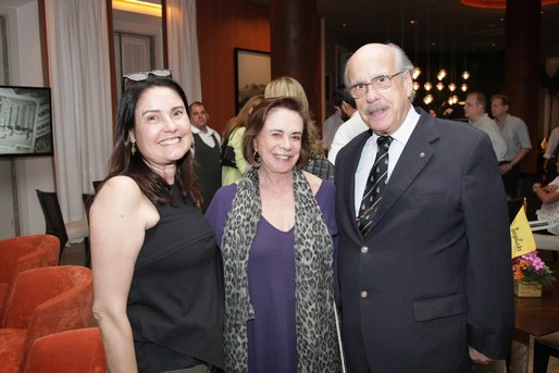 Margarida Martinez com Mara Mac Dowell e Cláudio Aboim