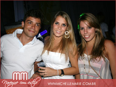 Monize Achy, Gabriela Falcao e Vinicius Dantas