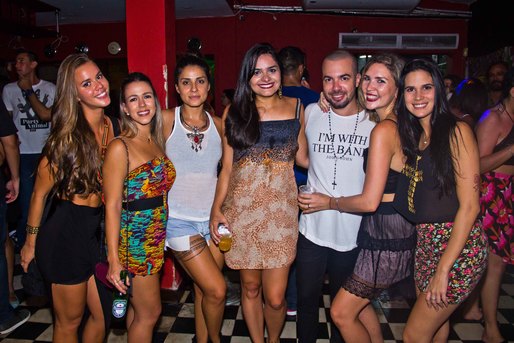 Andre Paranhos + amigas