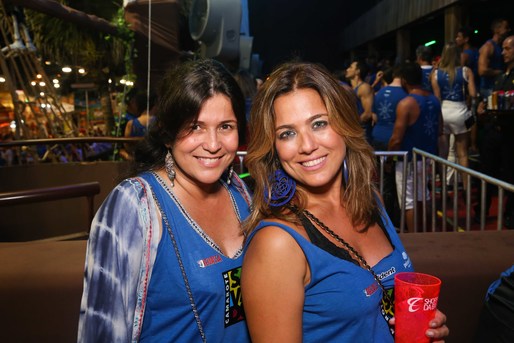 Paula e Renata Agle