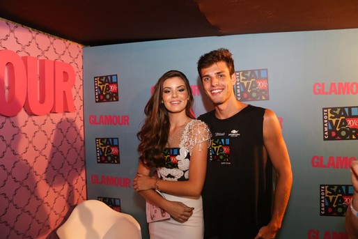 Camila Queiroz e Lucas Cattani