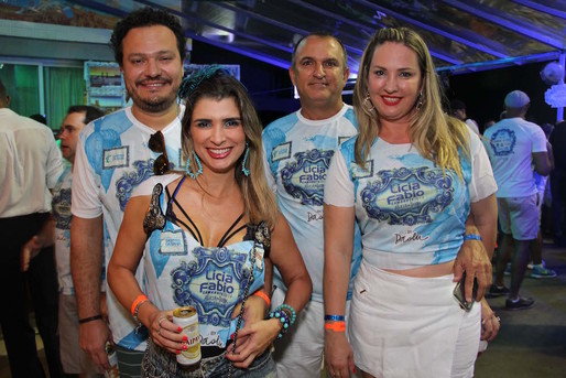 Murilo Merquiads, Karine Barbosa, Francisco e Carina Sales