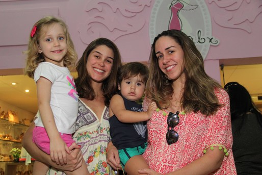 Alice Reis, Julia Portela, Gabriel Reis e Clara Reis