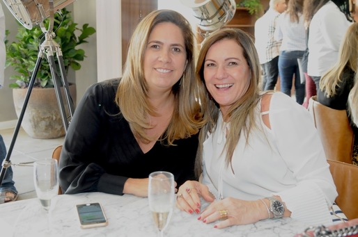 Aline Cangussú e Adélia Estevez