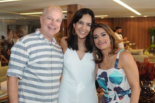 Paulo Coelho, Gabriela Viveiros e Roberta Coelho