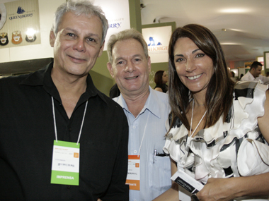 Luzia Santhana, Ernesto Sousa e Luis Sergio