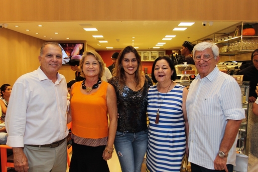 Antonio Lavigne, Angelica e Adriana Munford, Iara e Antonio Karamelo