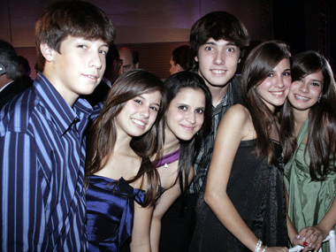 Priscila e Renata Lima, Caique, Karen, Roberto e Caio