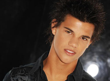 Taylor Lautner, o lobisomem de Crepúsculo.