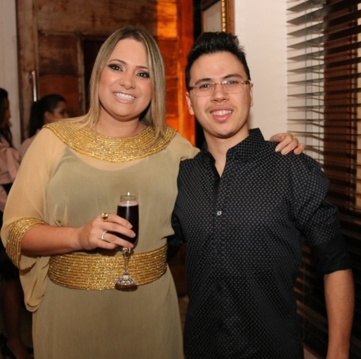 Fernanda Possa e Leandro Moreira de Souza Jr.