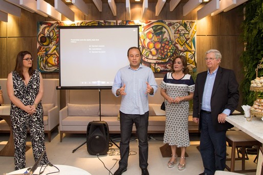 Viviane Zorzete, Leo James, Fabiola Martins e Pedro Barros