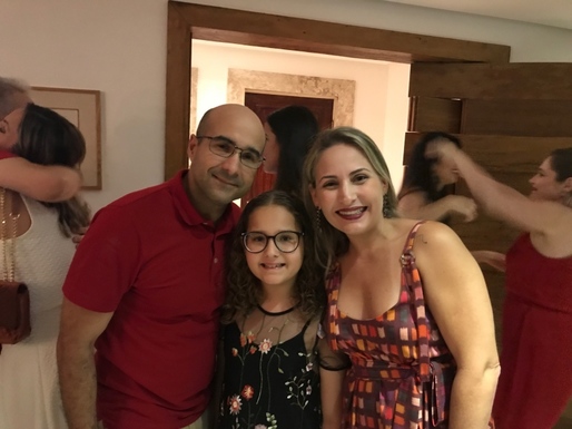 Moacir Souza com a filha  Maria Flor e a mulher Claudia