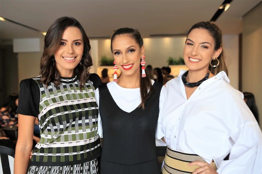 Tamy Oliveira, a blogger Alice Prado e a trendsetter Carolina Furtado