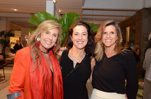 Patricia Hall, Deborah Wilcox e Bárbara Maciel