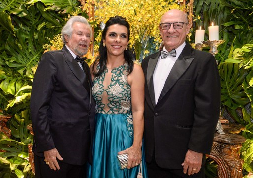 Milton com Valéria e Frank Gomes