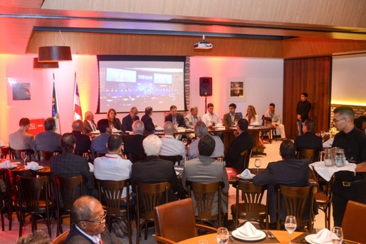 Debate  com o vice-governador da Bahia João Leão.