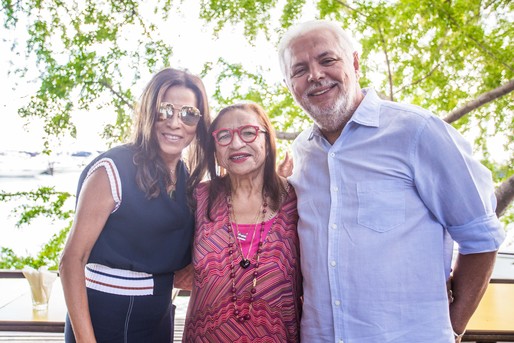 Lícia Fábio, a super-homenageada do mês de junho