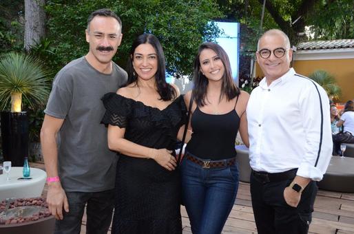 O escultor Roberto Romero, Cristina Côrtes, Luiza Sena e Marcus Rondon