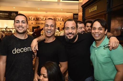 Inauguração da  pizzaria carioca Mamma Jamma