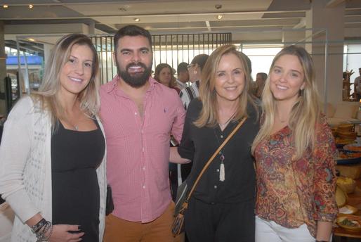 Caroline Figueiredo, Tom Fernandes, Eliane e Patrícia Couto