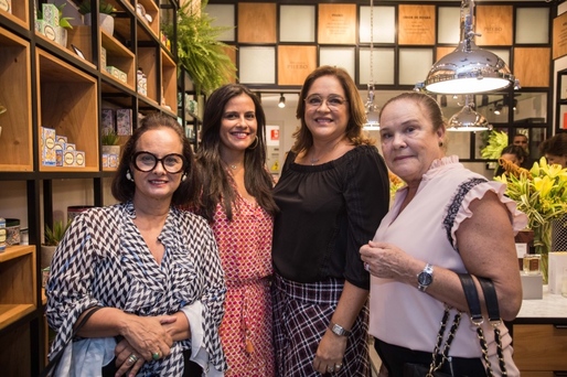 Marli Andrade, Dani Neeser, Adriana Amaral e Tatnia Mattos