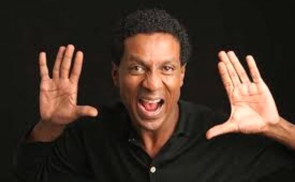 Luís Miranda Volta à Salvador com o espetáculo 7 conto