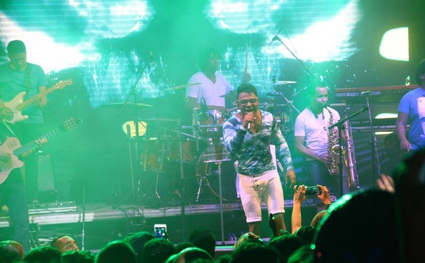 Pablo no Palco Praia!