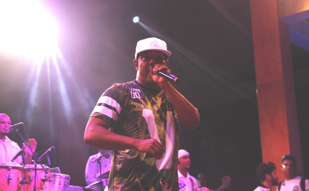 Márcio Victor passa mal e é operado de apendicite