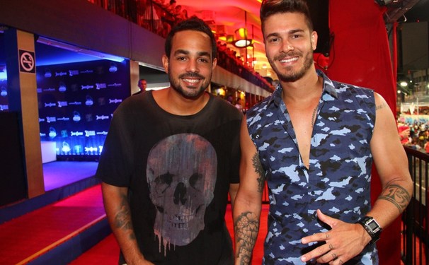 Pra Casar curtindo antes de se apresentar no Palco Praia 