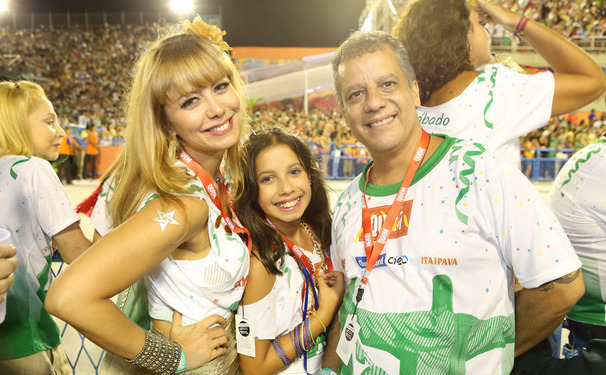 Simone Soares em família