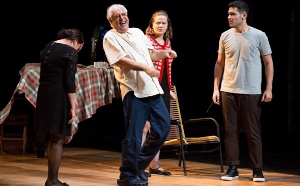 Antonio Fagundes em espetáculo em Salvador