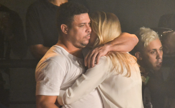 Ronaldo curte o Show de Racionais