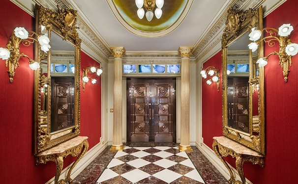 Versailles da Big Apple on Sale! 