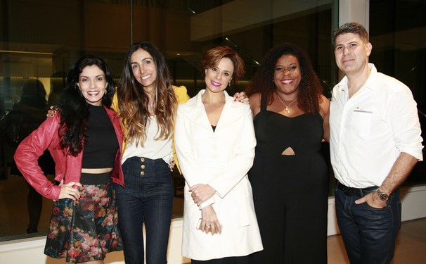 Mulheres Fora de Cena