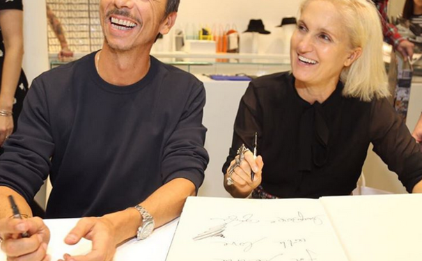 Dia de navegar na Web!