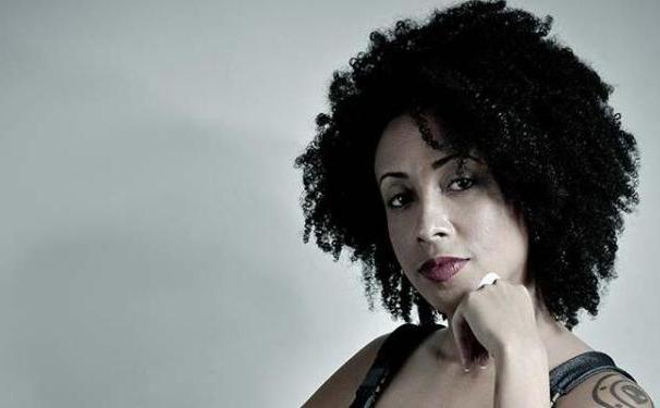 Passarelando em Paris